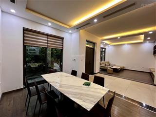 Chính chủ cho thuê biệt thự song lập 220m2 gồm 4 phòng ngủ khép kín  giá 55tr/tháng ở kđt starlake