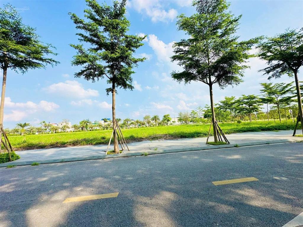 Chính chủ bán liền kề lk6 view hồ điều hoà vườn hồng alo 0945 288 ***