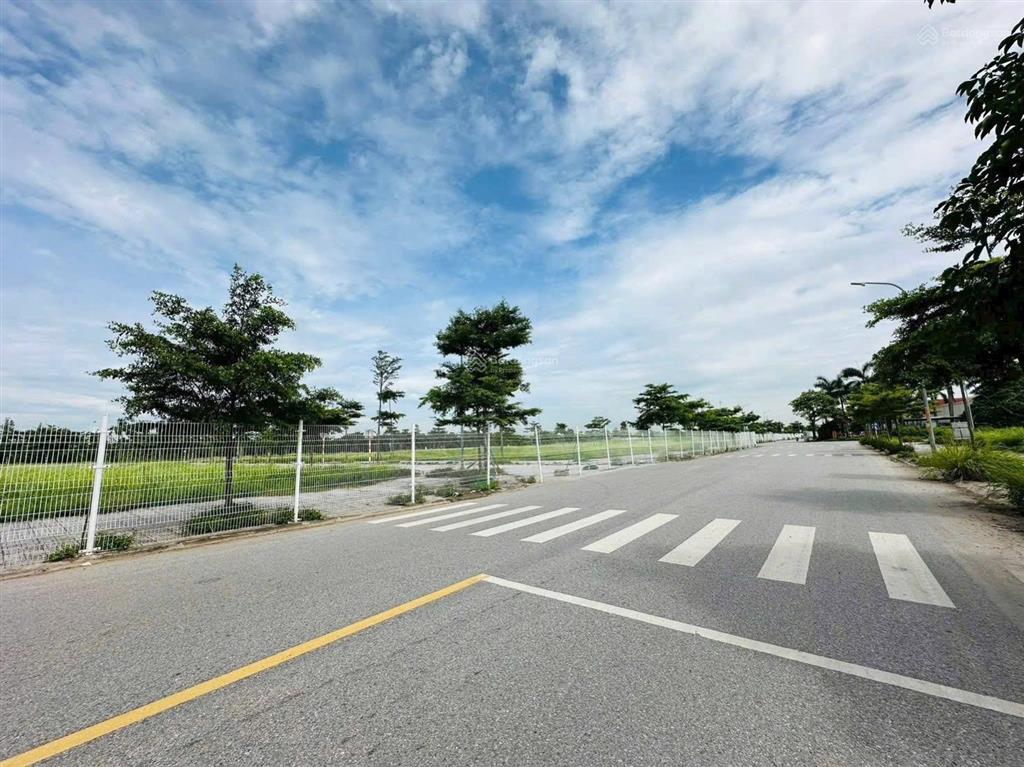 Chính chủ bán liền kề lk16 vườn hồng giáp đại học luật, đh ngoại thương, gần da sun