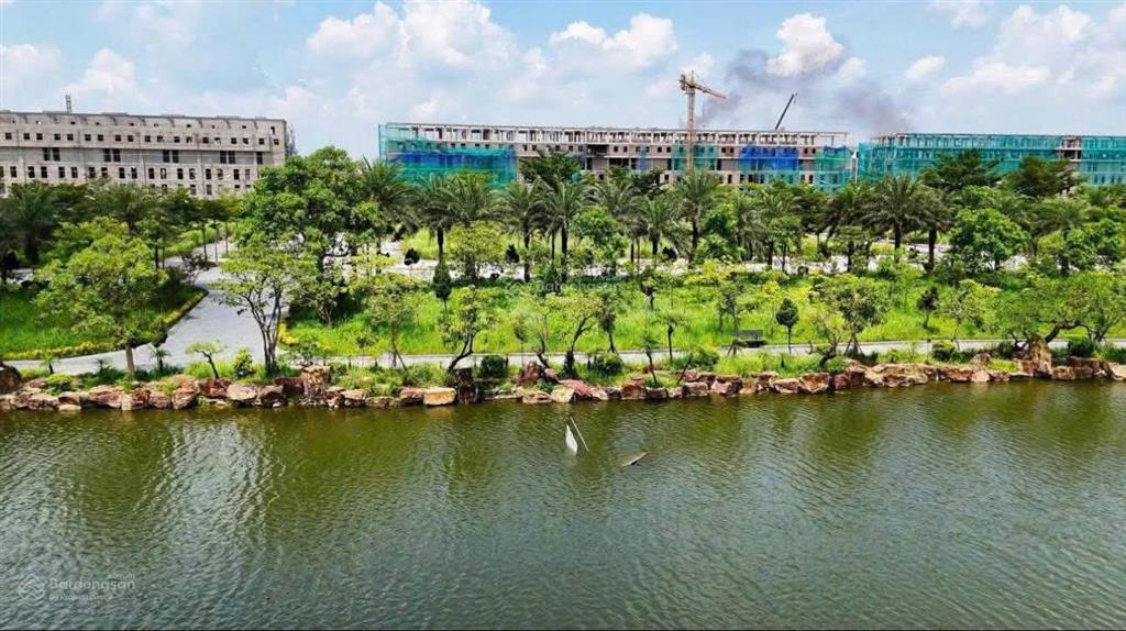 Chính chủ ra hàng 1 lô duy nhất lk5 vườn hồng.  0945 288 ***