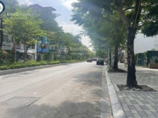 Bán đất diện tích 218m2, tại lạc long quân, bưởi, tây hồ, ô tô vào, 20m ra mặt phố. giá 40.8 tỷ