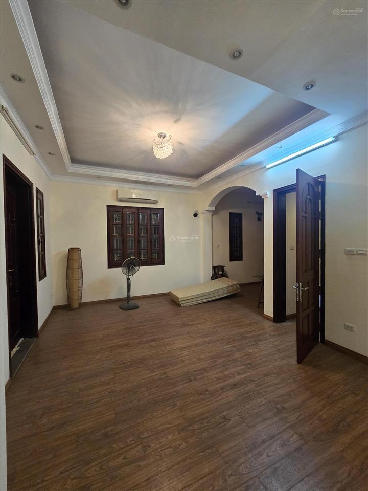 Bán biệt thự tại đội cấn, giá thỏa thuận, 130 m2, 5pn, 5 tầng, gara ô tô, 3 ô tô tránh, thang máy