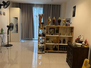 Bán nhanh căn sky center phổ quang. căn 1pn 36m2 giá 2.290 tỷ, 1pn 42m2 giá 2.690 tỷ.  ngay