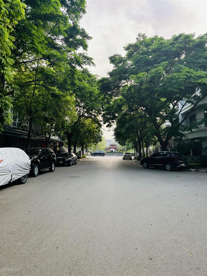 Chính chủ bán căn liền kề góc 104m2 ở foresa xuân phương tasco