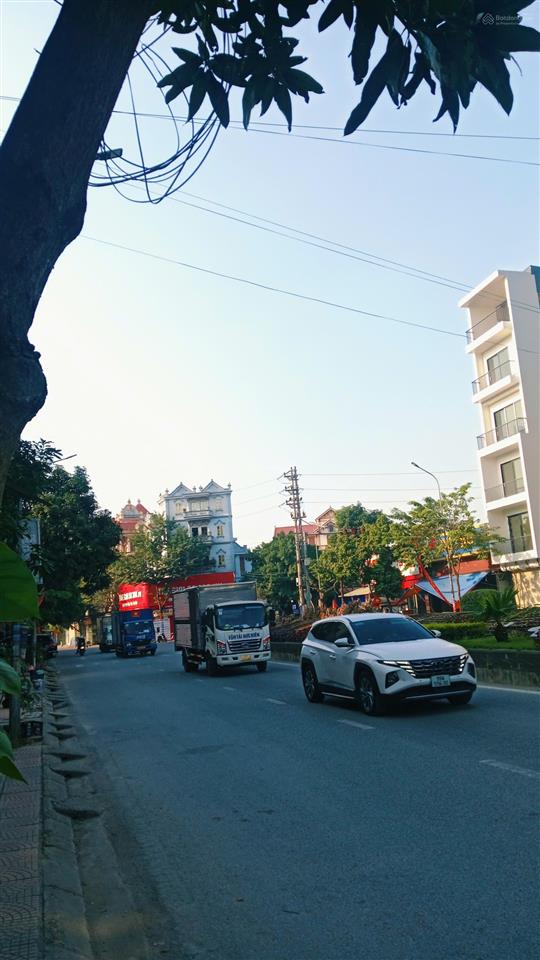 Bán nhà 5 tầng  mặt đường nguyễn văn cừ  phù khê  từ sơn