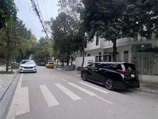 Biệt thự vip vườn đào  sát lotte tây hồ  lô góc 3 mặt đường  mặt tiền 15m  diện tích 220m2