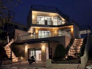 Căn biệt thự 270 view, ngắm trọn cả tầm view ra thị trấn lương sơn cực đẹp, sổ đỏ lâu dài