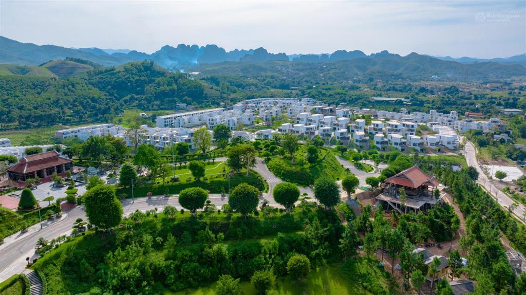 Căn ngoại giao view hồ view núi cực đẹp mà giá chỉ nhỉnh 10tỷ, dòng tiền cho thuê lên đến 100tr/th