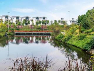 Căn góc lưng tựa núi , mặt hướng thủy, view trực diện hồ, nở nậu đẹp, vào tiền 2,3 tỷ htls 0%