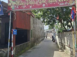 Đất đẹp kiệt ô tô quay đầu sát chợ bình kì