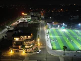 Bán lô nhìn sân bóng kđt tấn đức central. giá tốt, kinh doanh được ngay
