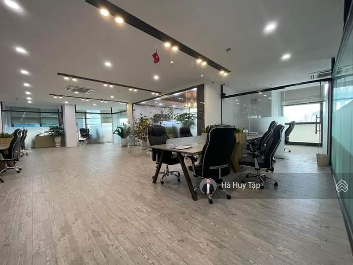 Nhượng văn phòng cho thuê tòa việt á duy tân dt 200m2, 400m2, 600m2 sẵn nội thất rất đẹp giá tốt