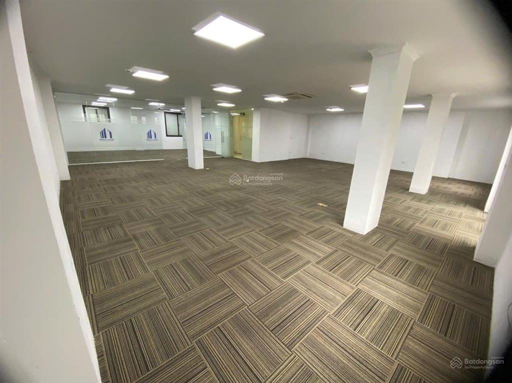 Cho thuê văn phòng 150m2 ngõ 21 lê văn lương thanh xuân sẵn phòng ban