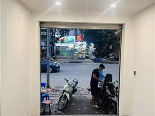 Bán nhà mặt phố trần quốc hoàn kinh doanh đa dạng, vp thuốc 20mx4t chỉ 8.35 tỷ . 0328 016 ***