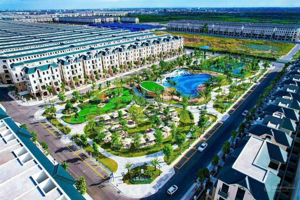 Bán biệt thự song lập vịnh tây áp góc gần chung cư cao câp biệt thự đối diện công viên và bể bơi