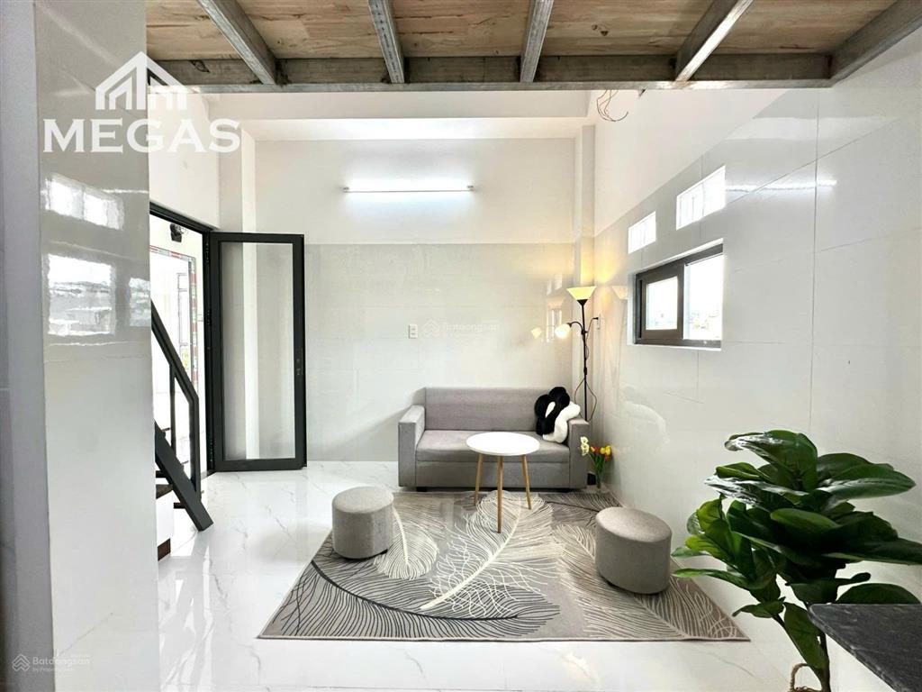 Nguyễn văn quá  chợ cầu  căn hộ mới  full nội thất  ban công to