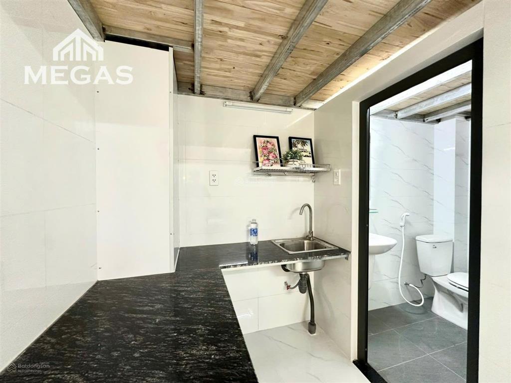 Nguyễn văn quá  chợ cầu  căn hộ mới  full nội thất  ban công to