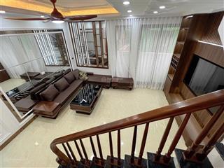 Nhà ngõ 68 cầu giấy 38m2 nhỉnh 8 tỷ  siêu phẩm 6t cầu giấy, chủ tặng nội thất  ô tô đỗ ngoài cổng