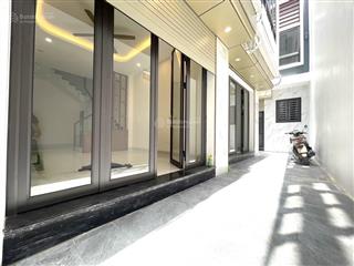 Bán nhà riêng 5 tầng, 175 lạc long quân, cầu giấy full nội thất sổ đỏ quanh 8 tỷ (ảnh thật 100% )