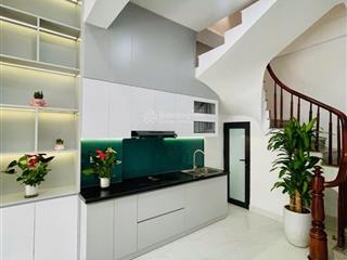 Hoa bằng  yên hoà  cầu giấy xây 5 tầng mt 4 mét nhỉnh 7 tỷ sổ đỏ 30m ra mặt phố full nt thoáng