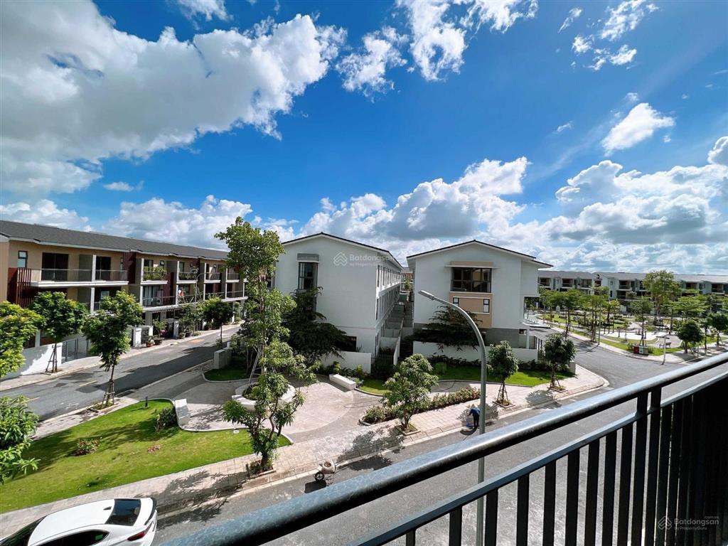 Một căn beomes 80m2 siêu đẹp gần công viên.  0866 666 ***