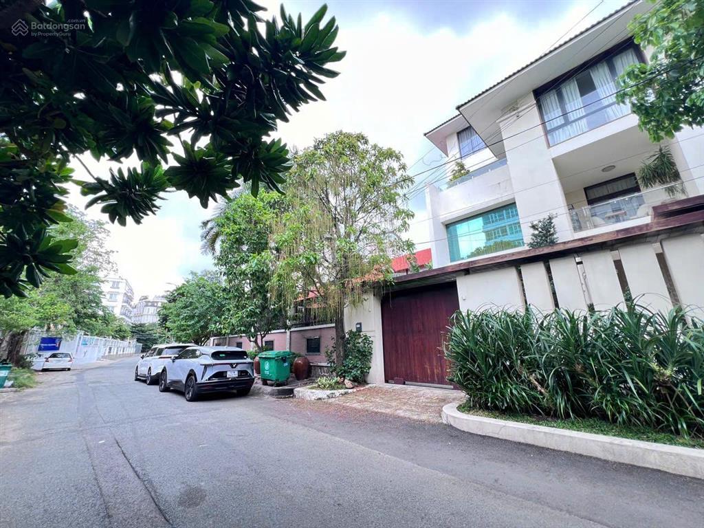 Biệt thự nguyễn văn hưởng phường thảo điền, cn 382.5m2, trệt 2 lầu