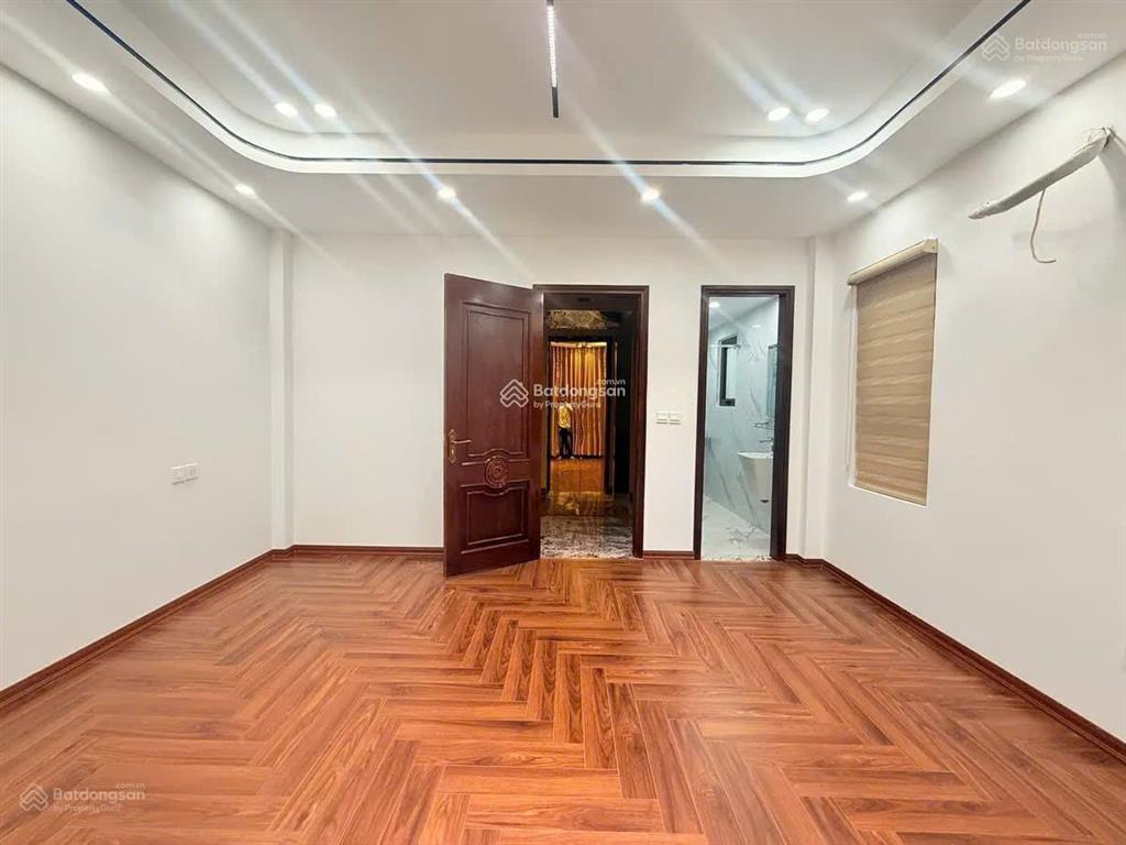 Hiếm mp hồ tùng mậu 48m2  6t nhỉnh 22 tỷ t kế thông sàn vỉa hè r ô chờ thang máy kd mọi loại hình