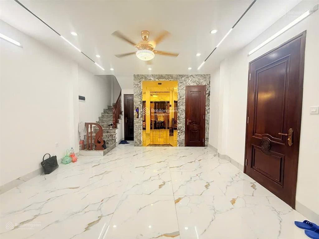 Hiếm mp hồ tùng mậu 48m2  6t nhỉnh 22 tỷ t kế thông sàn vỉa hè r ô chờ thang máy kd mọi loại hình