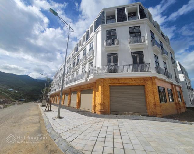 Bán căn shophouse, mini hotel xây sẵn 4 tầng full giá 5.7 tỷ. cách quảng trường 8 phút đi bộ