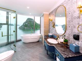 Căn hộ nghỉ dưỡng 5 sao view vịnh bái tử long. chỉ từ 600 triệu sở hữu, htls 24th