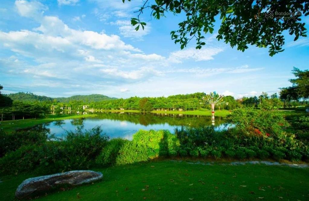 Bán biệt thự flamingo đại lải resort, 6pn, thang máy, view hồ thiên yến, nội thất đẹp, 447m2, 27 tỷ