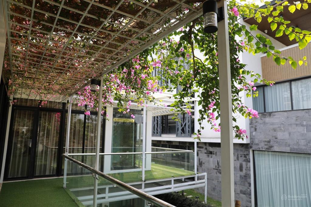 Bán biệt thự flamingo đại lải resort, 6pn, thang máy, view hồ thiên yến, nội thất đẹp, 447m2, 27 tỷ