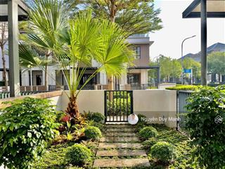 Bán nhà phố đảo swanbay zone 8 full nội thất, góc 2 mặt tiền ngay công viên 172m2/18.5 tỷ