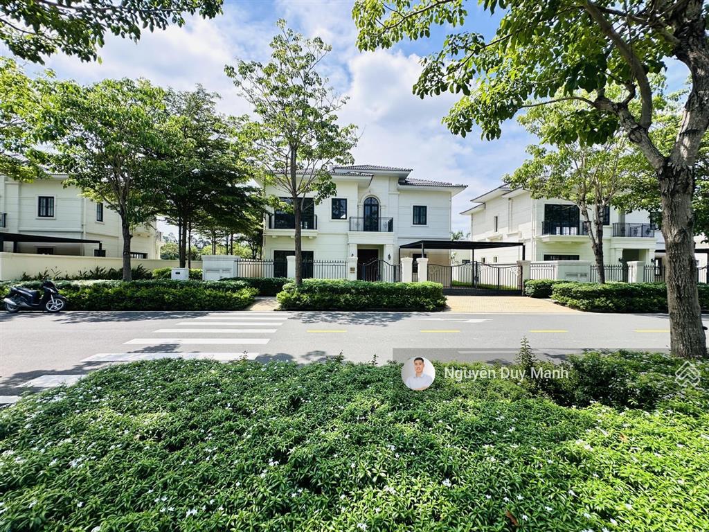 Hàng ngộp dinh thự 3 mặt tiền đảo swanbay 600m2 vị trí đẹp ko lỗi giá 53tỷ full