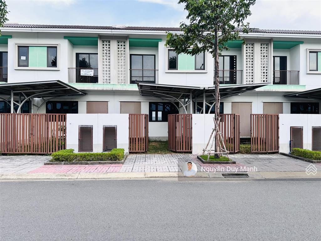 Bán nhà 2 tầng kđt suncasa central đường dân chủ vsip 2 bình dương 100m2 giá 2.85tỷ bao sổ