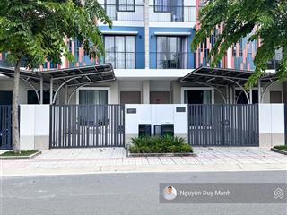 Duy nhất căn 3tầng view công viên hướng đông giá chỉ 3tỷ27/100m2 ngay kđt suncasa central vsip 2
