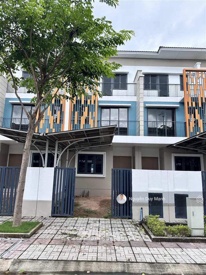 Hàng hiếm nhà 3 tầng thanh toán tiến độ sun casa central vsip ii, giá 3,45 tỷ/100m2 hướng nam