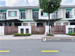 Bán gấp căn nhà phố 2 tầng/100m2 suncasa central, đường dân chủ vsip iia giá ngộp 2tỷ82 bao sổ