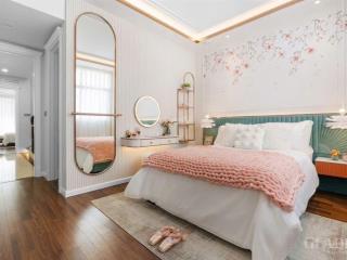 Bán biệt thự 3 mặt giáp sông ngay p.bình trưng, q.2, dt 9x19 0909 128 ***