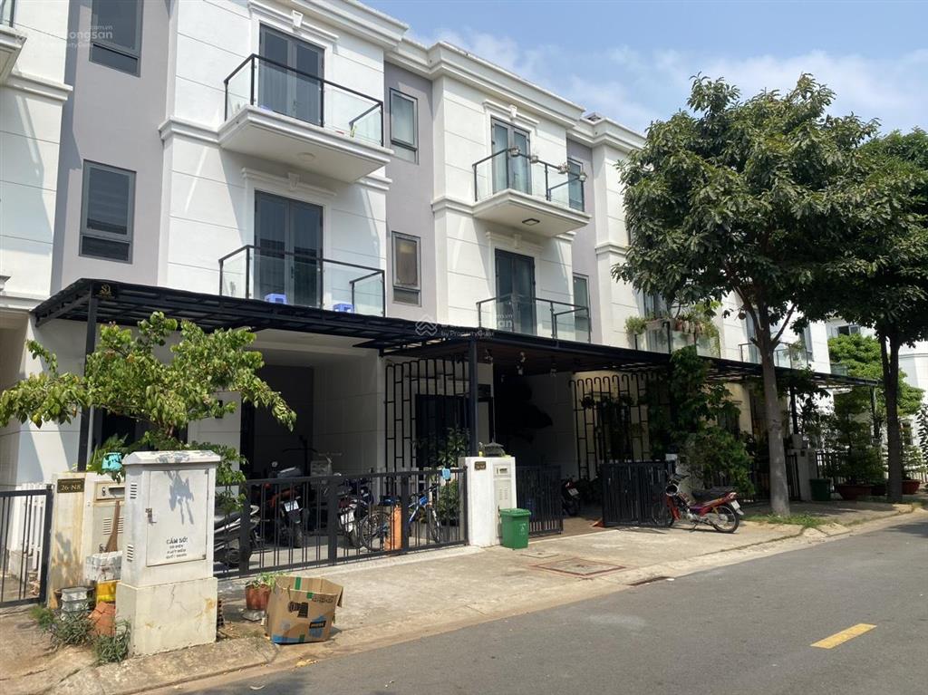 Bán nhà phố compound simcity quận 9, liền kề khu công nghệ cao giá 8 tỷ  0909 128 ***