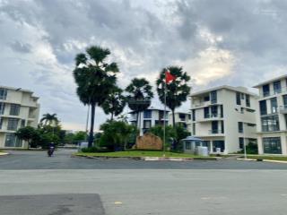 Biệt thự cao cấp villa park  không gian sống chuẩn resort ngay q.9  0909 128 ***