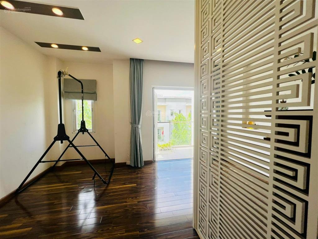 Chính chủ gửi bán nhà melosa, 5x16m, full nội thất, đẹp, mới, cứng cáp, giá 9.7 tỷ, sổ hồng