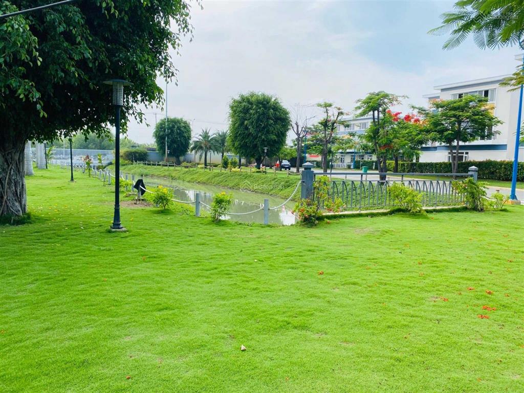 Bán nhà phố rosita 5x19m  7.5 tỷ, nhà thô, sổ hồng, hỗ trợ nh 70%