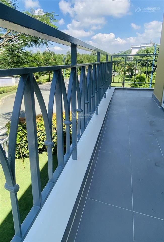 Bán biệt thự góc rosita 245m2, nhà thô, sổ hồng, giá 16.4 tỷ (tl)