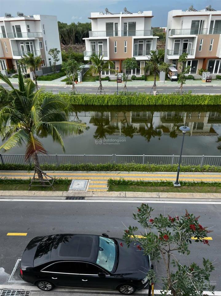 Chính chủ gửi bán nhanh, song lập view hồ, 8x20m2, nhà thô, giá thoả thuận, sổ hồng riêng