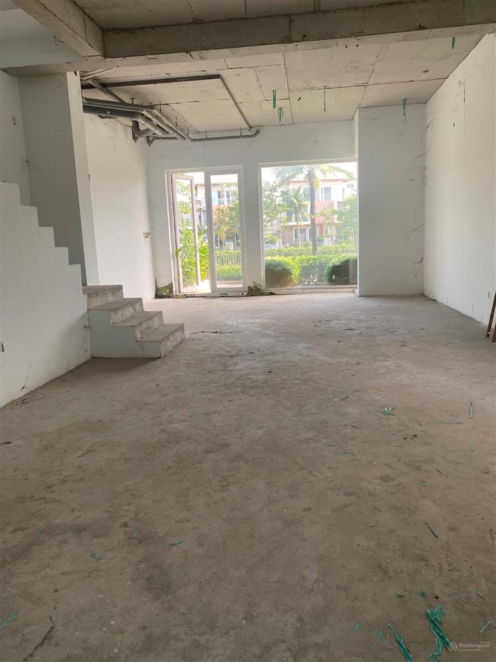 Chính chủ gửi bán nhanh, song lập view hồ, 8x20m2, nhà thô, giá thoả thuận, sổ hồng riêng