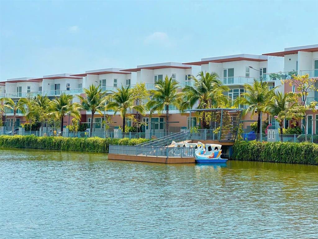 Chính chủ gửi bán nhanh, song lập view hồ, 8x20m2, nhà thô, giá thoả thuận, sổ hồng riêng