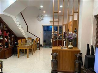 Cho thuê nhà mega village, 1 trệt 2 lầu full nội thất đẹp, 3pn, 3wc, giá 14tr/th, mới, nhà sẵn