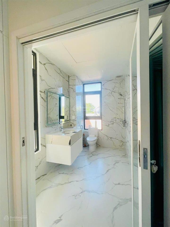 Chính chủ gửi bán nhanh bt verosa park 8x18.5m, nội thất đẹp, hồ cá koi, giá 23 tỷ (giá tốt)