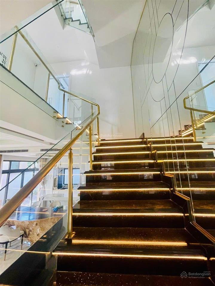 Chính chủ gửi bán nhanh bt verosa park 8x18.5m, nội thất đẹp, hồ cá koi, giá 23 tỷ (giá tốt)